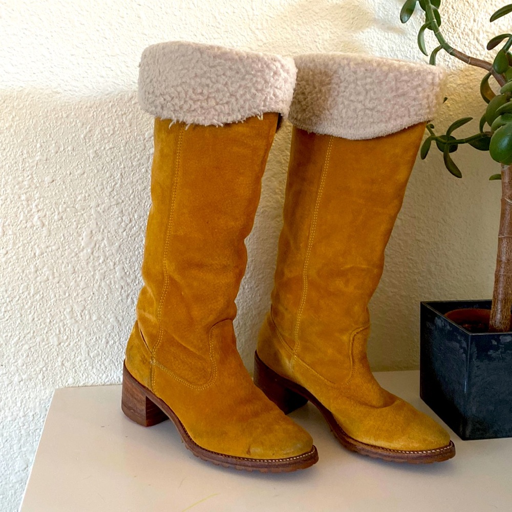 Vintage 1970s suede Dingo Boots w/shearling